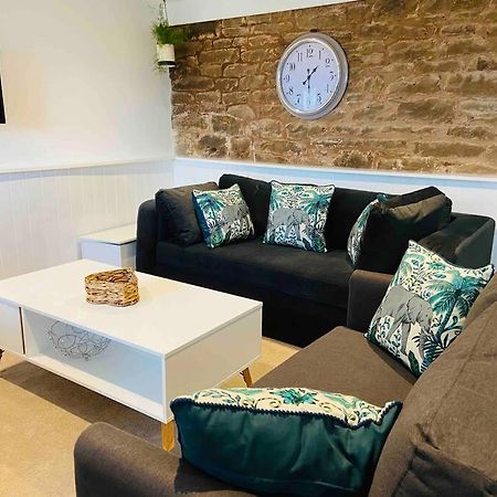 The Mill Stylish Rural Apartment With Beautiful Views Welsh Newton Common Eksteriør billede