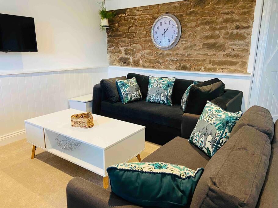 The Mill Stylish Rural Apartment With Beautiful Views Welsh Newton Common Eksteriør billede