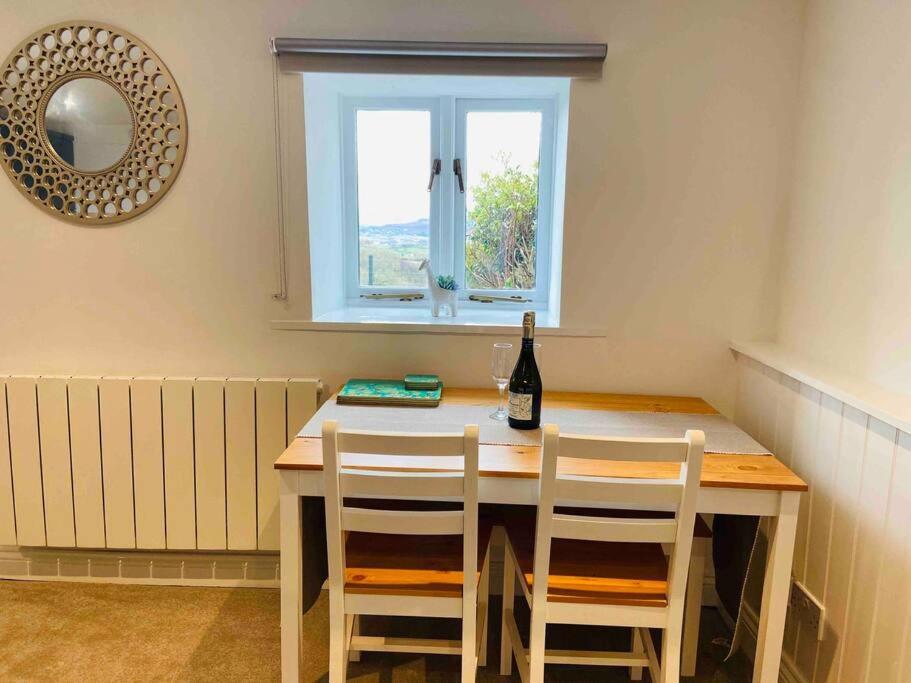 The Mill Stylish Rural Apartment With Beautiful Views Welsh Newton Common Eksteriør billede